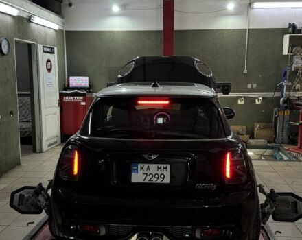 Чорний Міні Cooper S, об'ємом двигуна 2 л та пробігом 70 тис. км за 14999 $, фото 10 на Automoto.ua