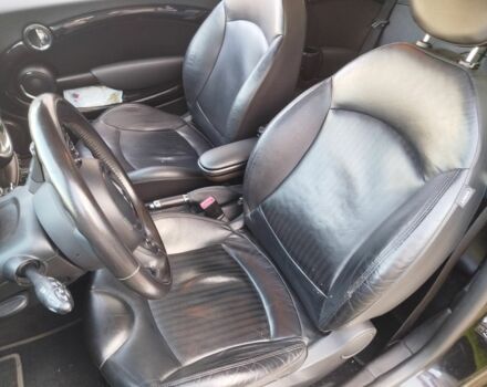 Чорний Міні Cooper S, об'ємом двигуна 1.6 л та пробігом 288 тис. км за 7838 $, фото 5 на Automoto.ua