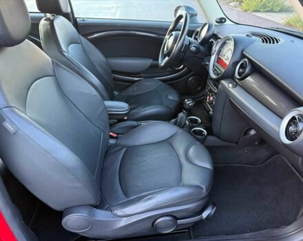 Мини Купер С 2010 в Киеве на Automoto.ua Красный Мини Купер С, объемом двигателя 1.6 л и пробегом 154 тыс. км за 9200 $, фото 16 на Automoto.ua