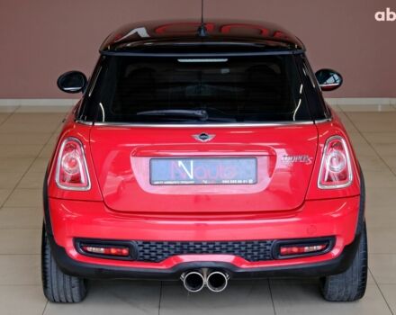 Червоний Міні Cooper S, об'ємом двигуна 1.6 л та пробігом 152 тис. км за 8500 $, фото 5 на Automoto.ua