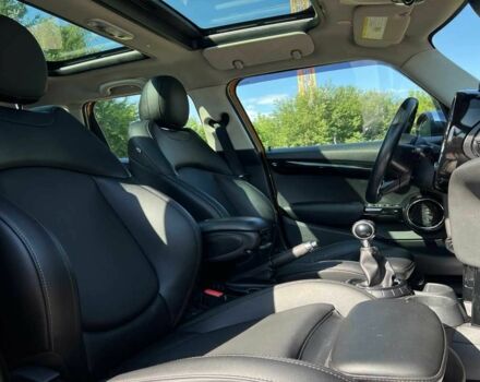 Желтый Мини Купер С, объемом двигателя 2 л и пробегом 152 тыс. км за 13700 $, фото 8 на Automoto.ua