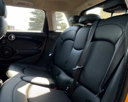 Желтый Мини Купер С, объемом двигателя 2 л и пробегом 152 тыс. км за 13700 $, фото 9 на Automoto.ua