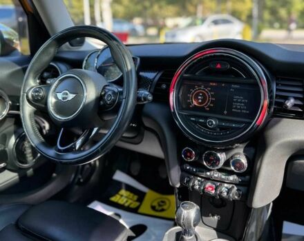 Желтый Мини Купер С, объемом двигателя 2 л и пробегом 152 тыс. км за 13700 $, фото 13 на Automoto.ua