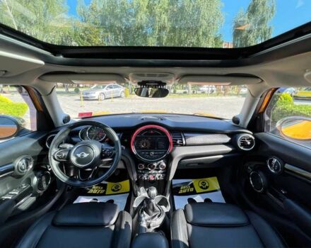 Желтый Мини Купер С, объемом двигателя 2 л и пробегом 152 тыс. км за 13700 $, фото 12 на Automoto.ua