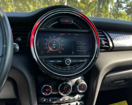 Желтый Мини Купер С, объемом двигателя 2 л и пробегом 152 тыс. км за 13700 $, фото 15 на Automoto.ua