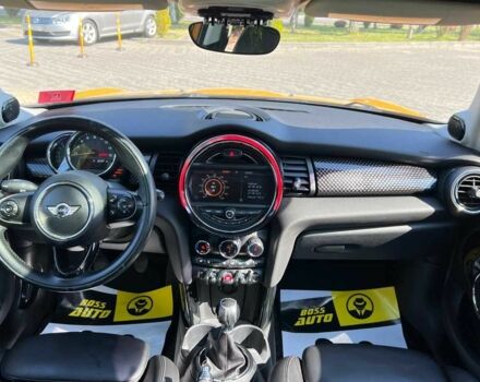 Желтый Мини Купер С, объемом двигателя 2 л и пробегом 152 тыс. км за 13700 $, фото 11 на Automoto.ua