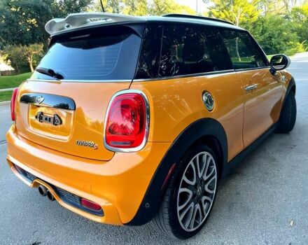 Желтый Мини Купер С, объемом двигателя 2 л и пробегом 49 тыс. км за 8800 $, фото 3 на Automoto.ua