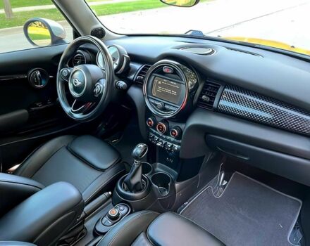 Желтый Мини Купер С, объемом двигателя 2 л и пробегом 49 тыс. км за 8800 $, фото 7 на Automoto.ua