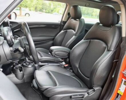 Помаранчевий Міні Cooper S, об'ємом двигуна 2 л та пробігом 46 тис. км за 11500 $, фото 8 на Automoto.ua