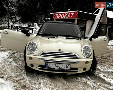 Белый Мини Купер, объемом двигателя 1.6 л и пробегом 260 тыс. км за 4500 $, фото 2 на Automoto.ua