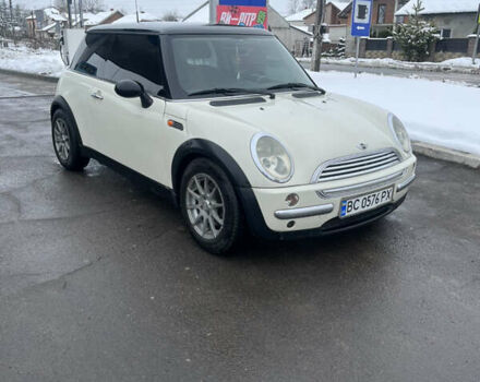 Белый Мини Купер, объемом двигателя 1.6 л и пробегом 211 тыс. км за 4500 $, фото 2 на Automoto.ua