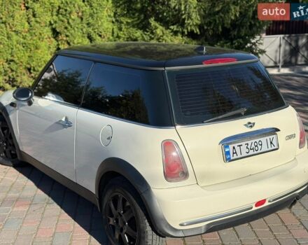 Белый Мини Купер, объемом двигателя 1.6 л и пробегом 266 тыс. км за 4500 $, фото 7 на Automoto.ua