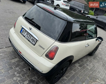 Білий Міні Cooper, об'ємом двигуна 1.6 л та пробігом 200 тис. км за 4300 $, фото 2 на Automoto.ua