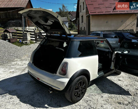 Белый Мини Купер, объемом двигателя 1.6 л и пробегом 250 тыс. км за 4800 $, фото 9 на Automoto.ua