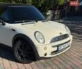 Белый Мини Купер, объемом двигателя 1.6 л и пробегом 266 тыс. км за 4500 $, фото 2 на Automoto.ua
