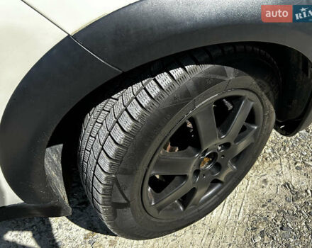 Белый Мини Купер, объемом двигателя 1.6 л и пробегом 250 тыс. км за 4800 $, фото 4 на Automoto.ua