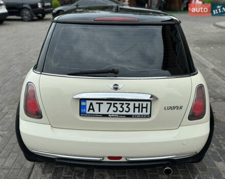 Білий Міні Cooper, об'ємом двигуна 1.6 л та пробігом 200 тис. км за 4300 $, фото 6 на Automoto.ua