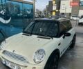 Белый Мини Купер, объемом двигателя 1.6 л и пробегом 250 тыс. км за 4500 $, фото 1 на Automoto.ua