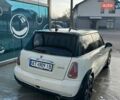 Белый Мини Купер, объемом двигателя 1.6 л и пробегом 250 тыс. км за 4500 $, фото 2 на Automoto.ua