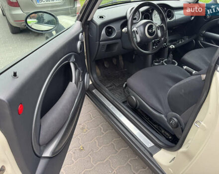 Білий Міні Cooper, об'ємом двигуна 1.6 л та пробігом 200 тис. км за 4300 $, фото 13 на Automoto.ua