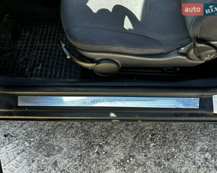 Белый Мини Купер, объемом двигателя 1.6 л и пробегом 250 тыс. км за 4800 $, фото 14 на Automoto.ua