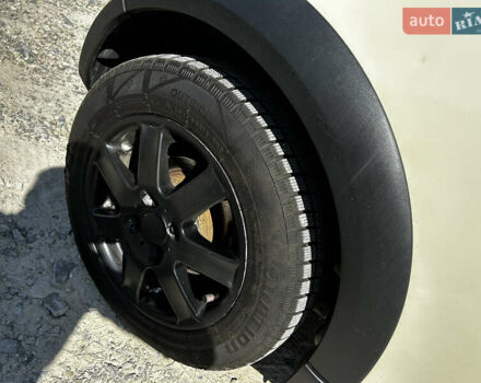 Белый Мини Купер, объемом двигателя 1.6 л и пробегом 250 тыс. км за 4800 $, фото 3 на Automoto.ua