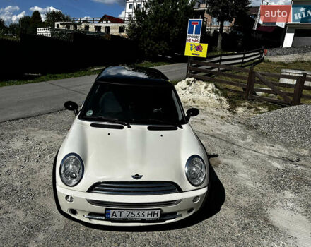 Белый Мини Купер, объемом двигателя 1.6 л и пробегом 250 тыс. км за 4800 $, фото 5 на Automoto.ua