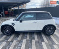 Белый Мини Купер, объемом двигателя 1.4 л и пробегом 241 тыс. км за 3800 $, фото 3 на Automoto.ua