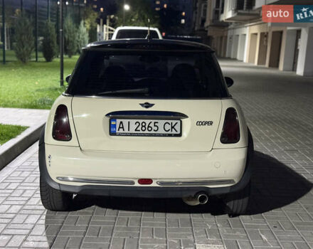 Белый Мини Купер, объемом двигателя 1.6 л и пробегом 193 тыс. км за 5550 $, фото 2 на Automoto.ua