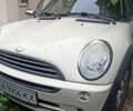 Белый Мини Купер, объемом двигателя 1.6 л и пробегом 156 тыс. км за 6000 $, фото 1 на Automoto.ua