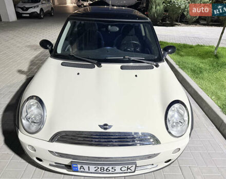 Белый Мини Купер, объемом двигателя 1.6 л и пробегом 193 тыс. км за 5550 $, фото 11 на Automoto.ua