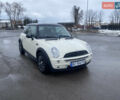 Белый Мини Купер, объемом двигателя 1.4 л и пробегом 240 тыс. км за 3750 $, фото 2 на Automoto.ua