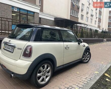 Міні Cooper 2007 у Києві на Automoto.ua Білий Міні Cooper, об'ємом двигуна 1.6 л та пробігом 170 тис. км за 4500 $, фото 2 на Automoto.ua