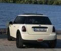 Белый Мини Купер, объемом двигателя 1.4 л и пробегом 175 тыс. км за 6300 $, фото 8 на Automoto.ua