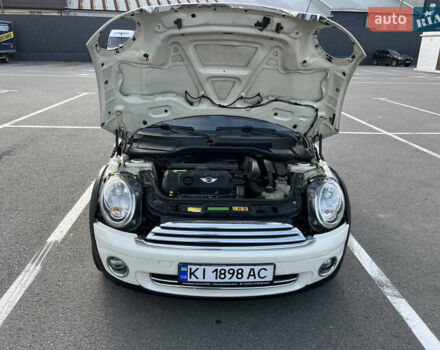 Белый Мини Купер, объемом двигателя 1.4 л и пробегом 222 тыс. км за 5500 $, фото 20 на Automoto.ua