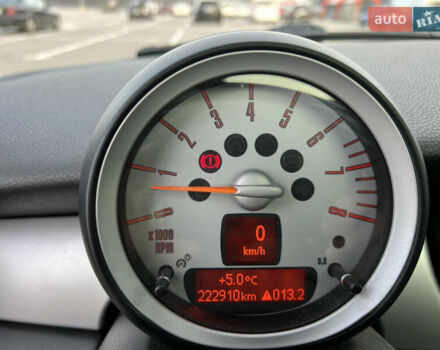 Белый Мини Купер, объемом двигателя 1.4 л и пробегом 222 тыс. км за 5500 $, фото 14 на Automoto.ua