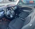 Белый Мини Купер, объемом двигателя 1.56 л и пробегом 236 тыс. км за 5550 $, фото 4 на Automoto.ua