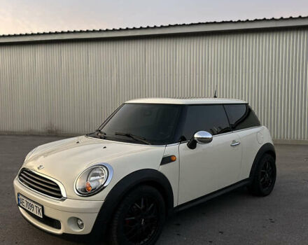 Білий Міні Cooper, об'ємом двигуна 1.6 л та пробігом 171 тис. км за 7000 $, фото 1 на Automoto.ua