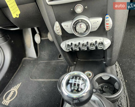 Белый Мини Купер, объемом двигателя 1.4 л и пробегом 222 тыс. км за 5500 $, фото 11 на Automoto.ua