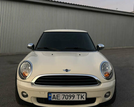 Білий Міні Cooper, об'ємом двигуна 1.6 л та пробігом 171 тис. км за 7000 $, фото 3 на Automoto.ua