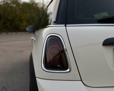 Білий Міні Cooper, об'ємом двигуна 1.6 л та пробігом 171 тис. км за 7000 $, фото 7 на Automoto.ua