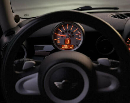 Білий Міні Cooper, об'ємом двигуна 1.6 л та пробігом 171 тис. км за 7000 $, фото 17 на Automoto.ua