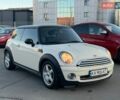 Белый Мини Купер, объемом двигателя 1.6 л и пробегом 236 тыс. км за 5550 $, фото 1 на Automoto.ua