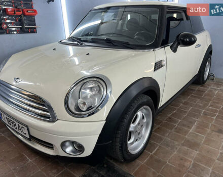 Белый Мини Купер, объемом двигателя 1.4 л и пробегом 222 тыс. км за 5500 $, фото 23 на Automoto.ua