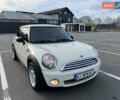 Белый Мини Купер, объемом двигателя 1.4 л и пробегом 222 тыс. км за 5500 $, фото 1 на Automoto.ua