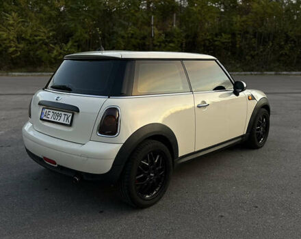 Білий Міні Cooper, об'ємом двигуна 1.6 л та пробігом 171 тис. км за 7000 $, фото 2 на Automoto.ua