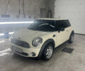 Білий Міні Cooper, об'ємом двигуна 1.4 л та пробігом 229 тис. км за 6500 $, фото 1 на Automoto.ua