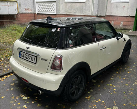 Білий Міні Cooper, об'ємом двигуна 1.6 л та пробігом 255 тис. км за 4600 $, фото 1 на Automoto.ua