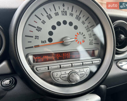 Белый Мини Купер, объемом двигателя 1.6 л и пробегом 178 тыс. км за 6499 $, фото 17 на Automoto.ua