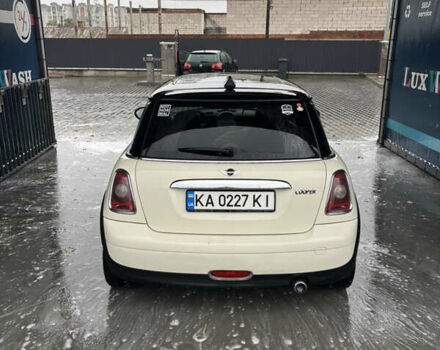 Білий Міні Cooper, об'ємом двигуна 1.6 л та пробігом 255 тис. км за 4600 $, фото 8 на Automoto.ua